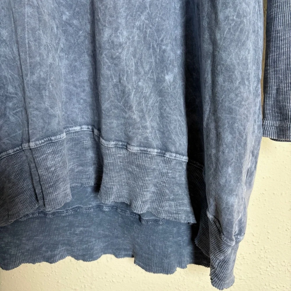 Jess & Jane Acid Wash Top - Picture 4 of 6